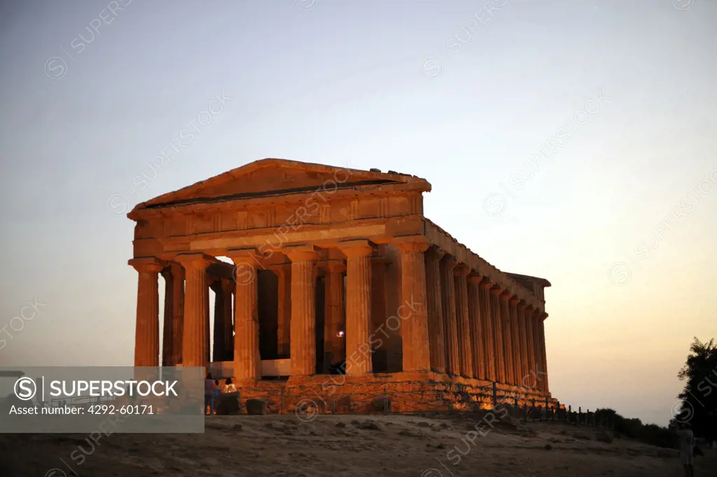 Italy, Sicily, Agrigento, Concordia temple at Sunset