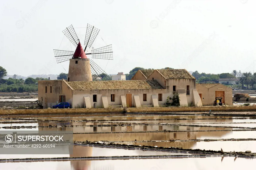 Italy, Sicily, Marsala, windmill in Stagnone salt basin