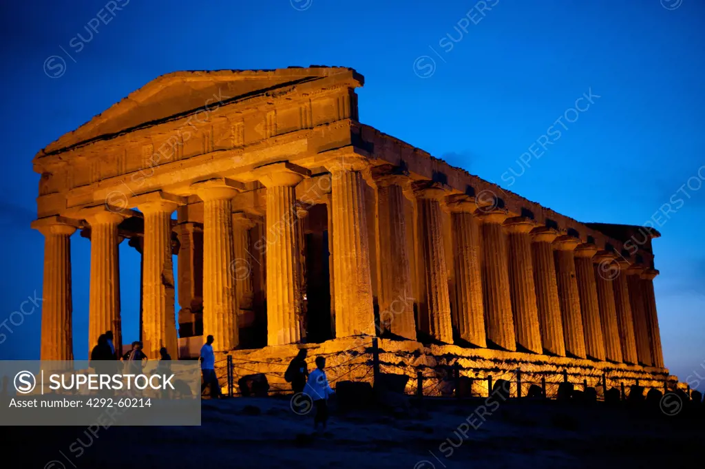 Italy, Sicily, Agrigento, Concordia temple at Night