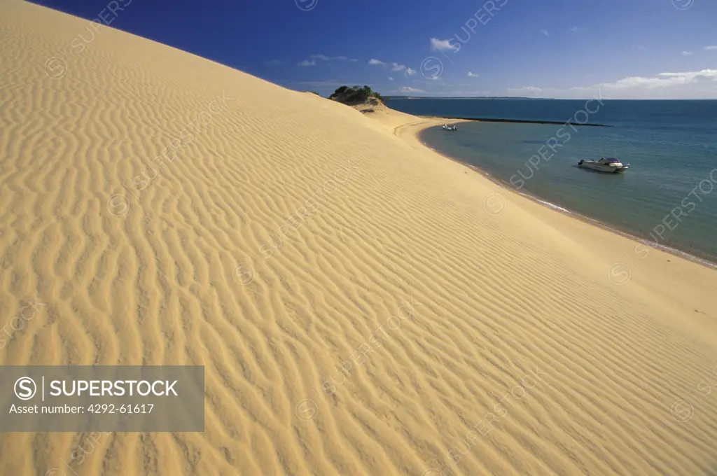 Africa, Mozambique, Benguerra island, sand dune and sea