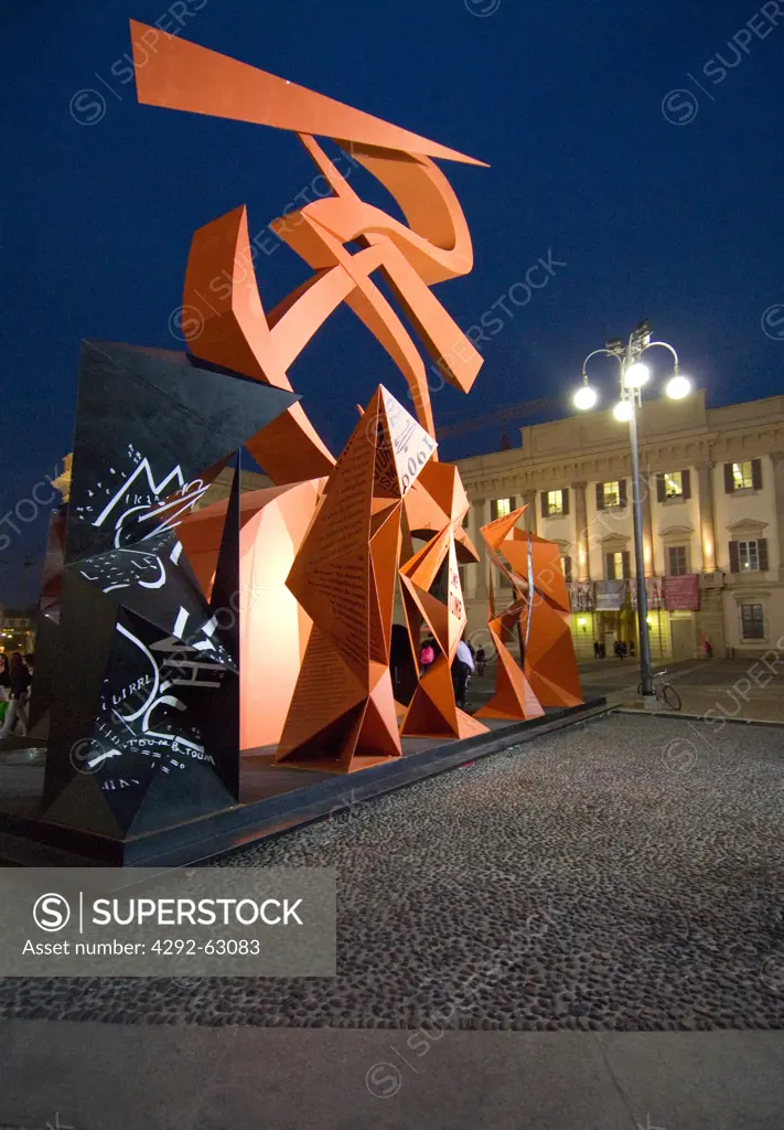 Italy, Lombardy, Milano, Piazza Duomo, Palazzo Reale. Sculpture during the exhibition of futurism in Palazzo Reale