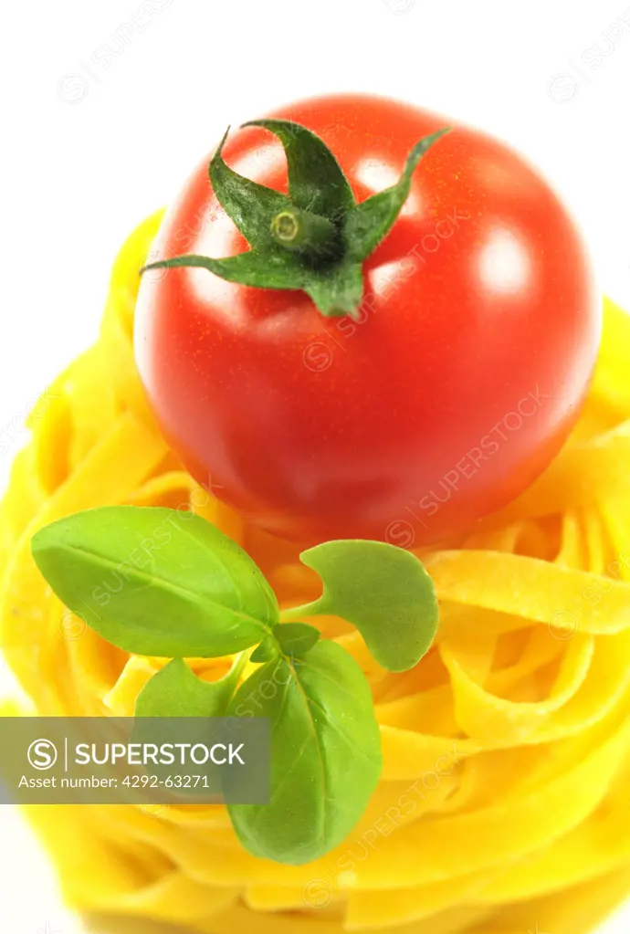Tagliatelle with cherry tomato and basil