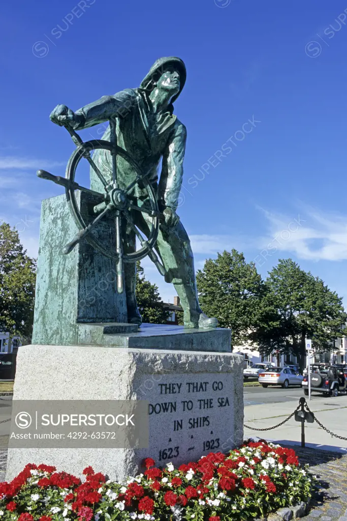 USA, Massachusetts, Gloucester, The Gloucester Fisherman statue
