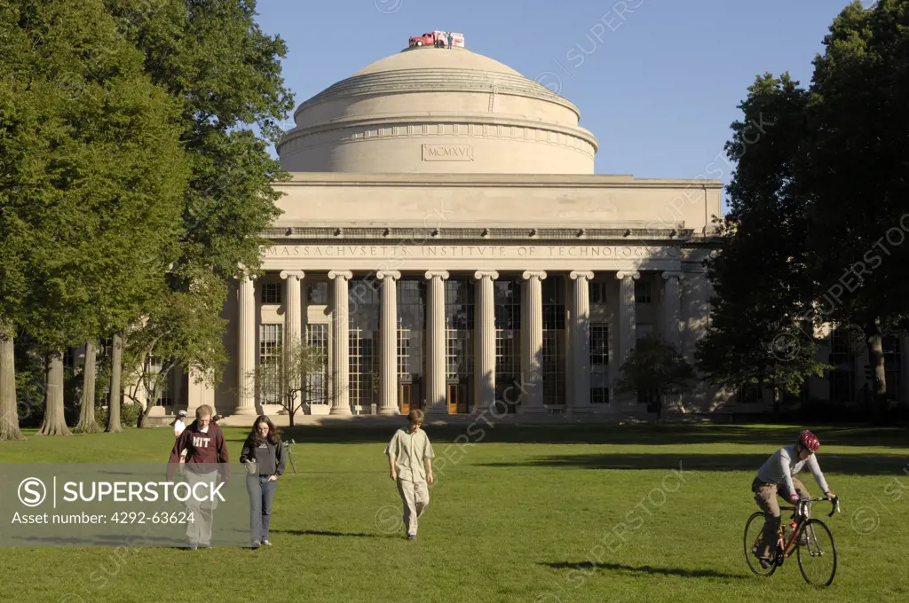 Usa, Massachusetts, Cambridge. Massachusetts Institute of Techonology(MIT), Mit Campus and Great Dome with a red firetruck honoring the victims of the 9/11 terrorist attacks