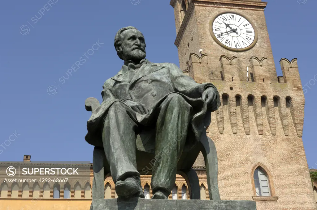 Italy, Emilia Romagna, Busseto, Verdi square and Giuseppe Verdi statue