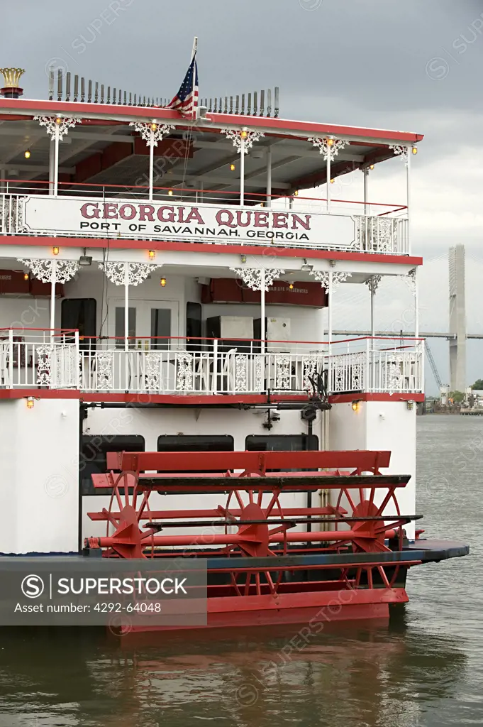 Usa, Georgia, Savannah, Savannah River, Georgia Queen cruise ship