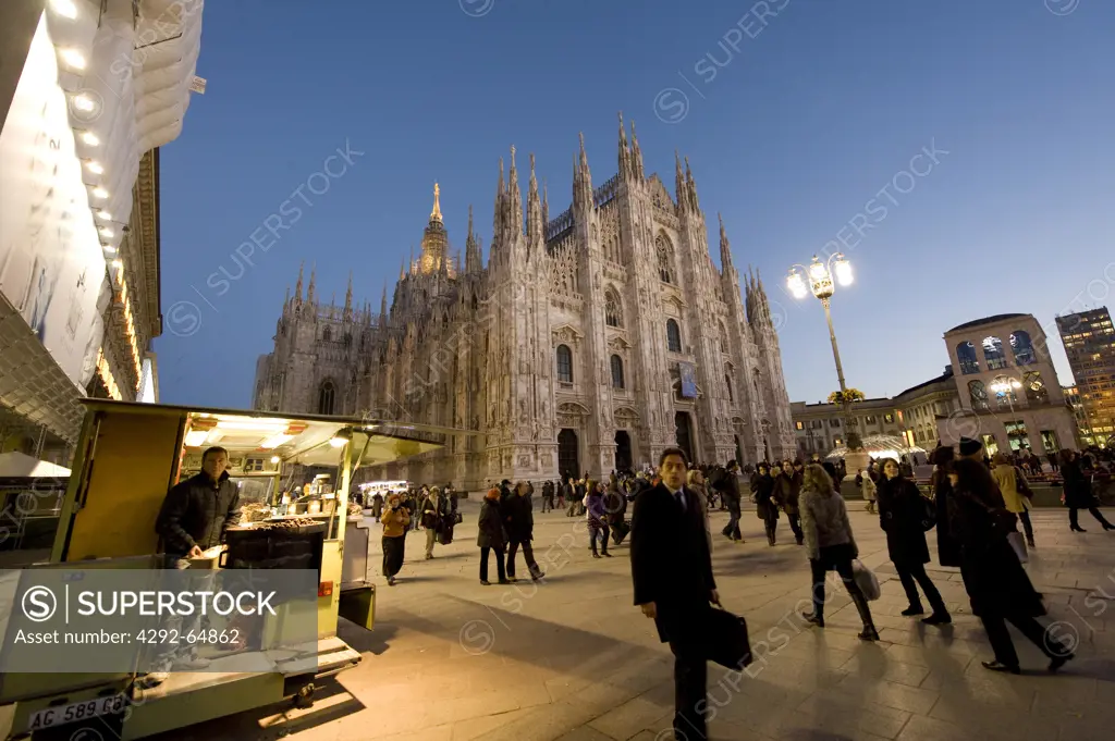Italy, Lombardy, Milan, the Duomo at dusk