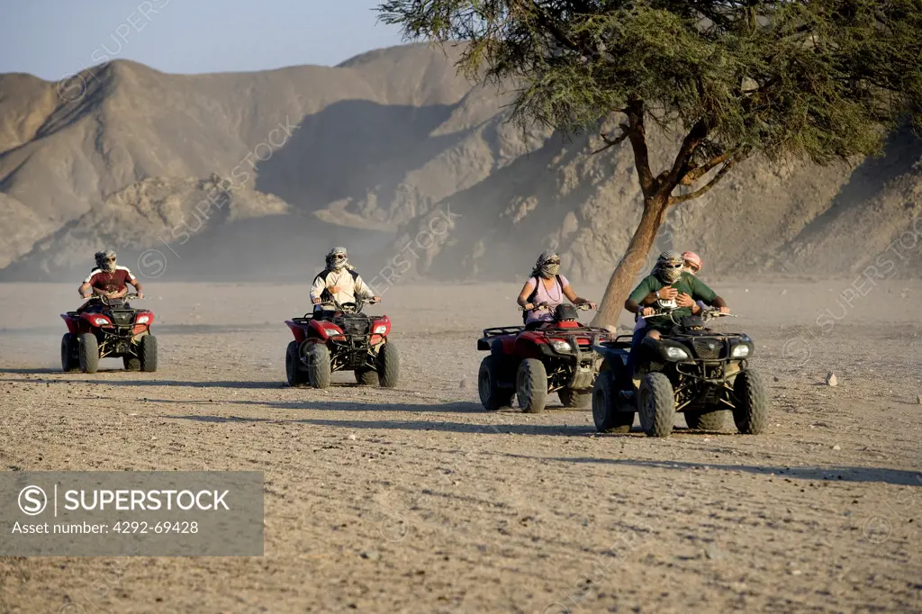 Africa, Egypt, Marsa Alam, quadbikes in the desert