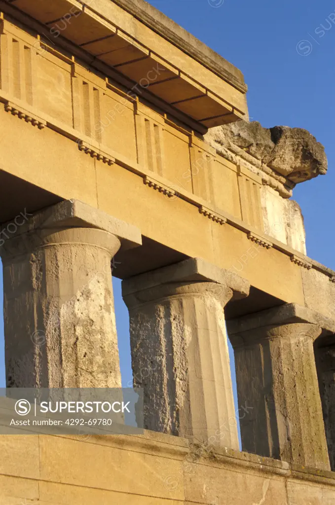 Italy, Basilicata, Metaponto, greek temple
