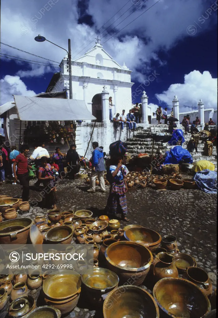 Central America,Guatemala, Chichicastenango market, San Tomas church