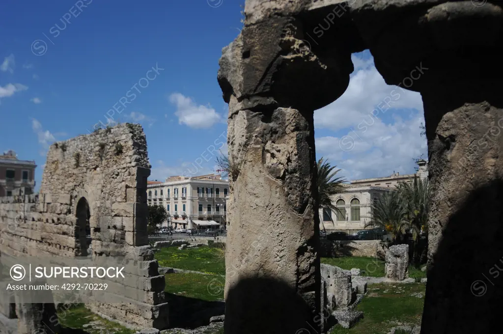 Italy, Sicily, Siracusa, Ortigia, Pancali square, Apollo's temple, Ancient Doric Temple.