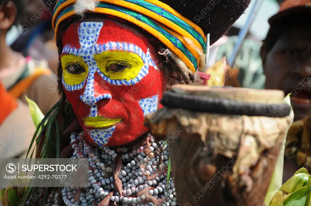 Papua New Guinea, highland festival, woman portrait