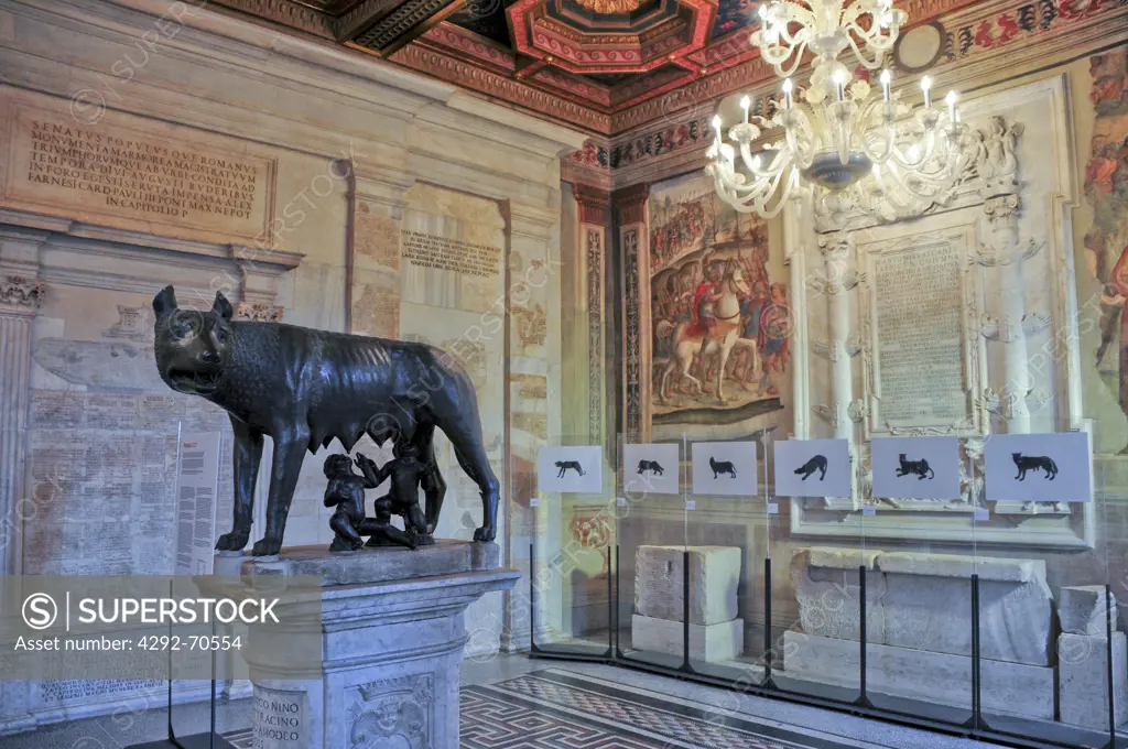 Italy, Lazio, Rome, Capitoline Museum, Palazzo dei Conservatori, She-wolf Hall,bronze sculpture Capitoline She-wolf 5th Century B.C., Romolo and Remo brothers