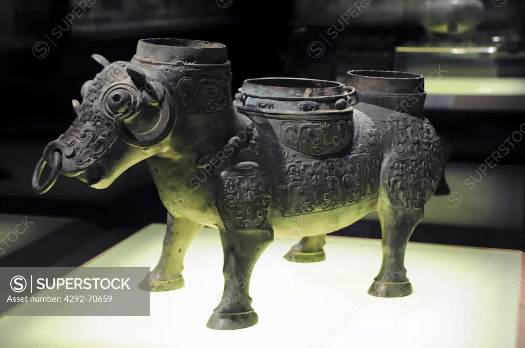 Asia, China, Shanghai, Shanghai Museum, gallery of chinese ancient bronze, Wine vessel late Spring & Autumn period early 6th century - 476 B.C., Ox-Shaped Zun