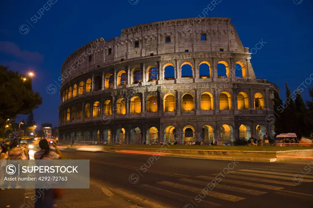 Italy, Lazio, Rome the colosseum at night