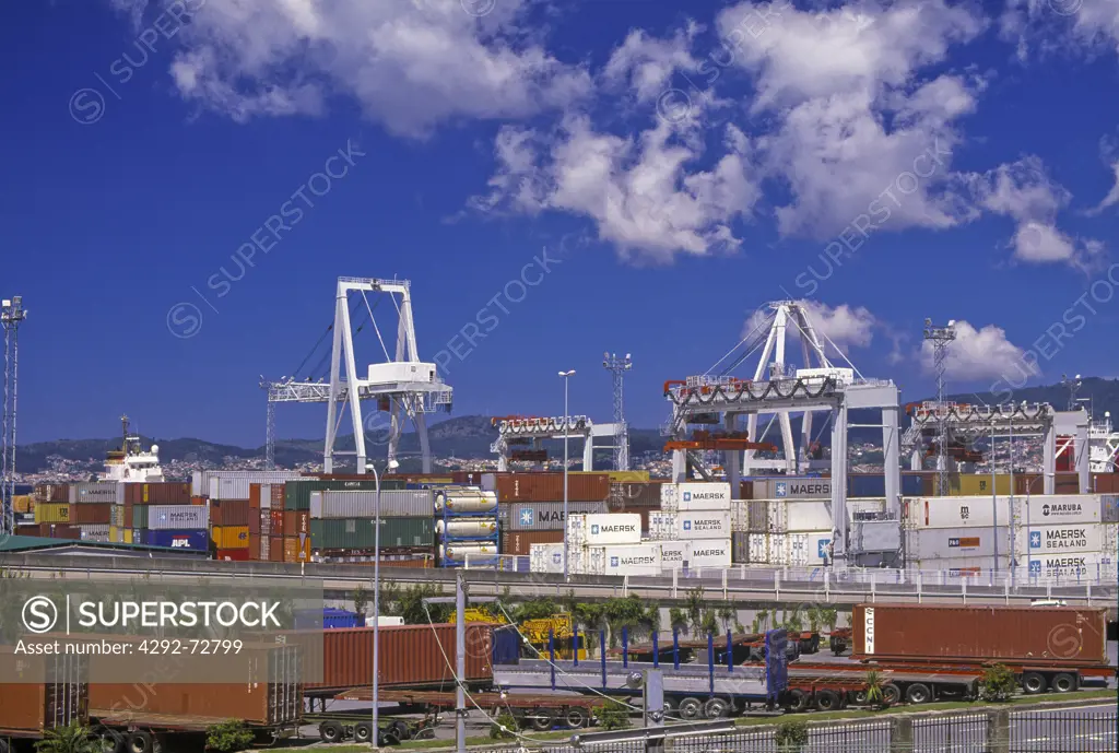 Spain, Galicia, Pontevedra, containers