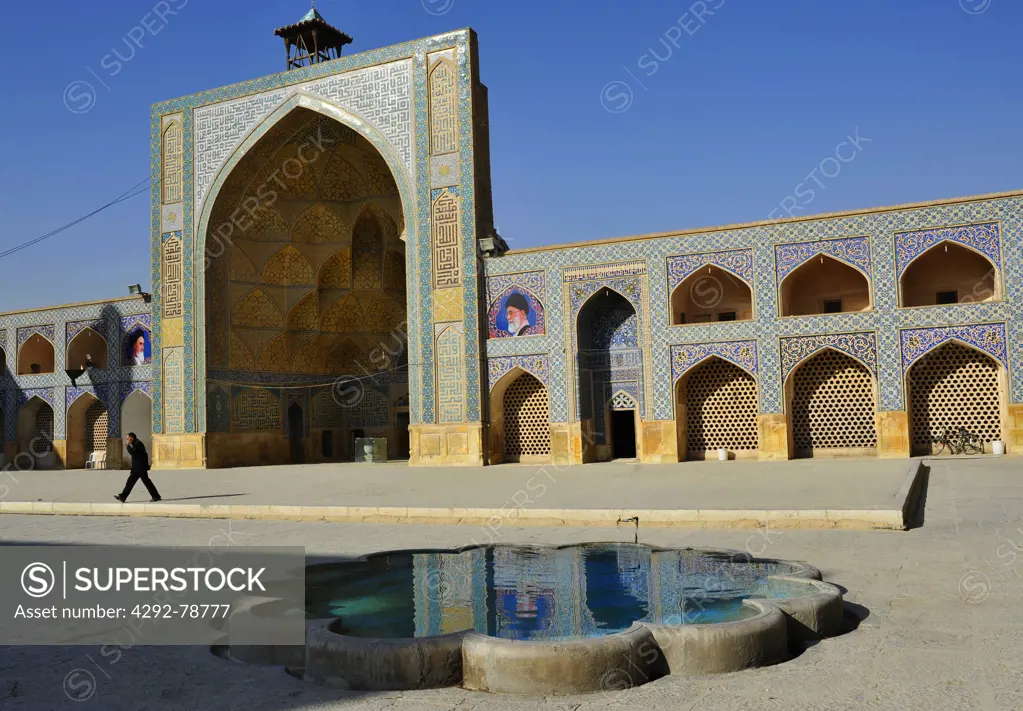 Iran, Isfahan, Jameh Mosque, Courtyard, Fountain