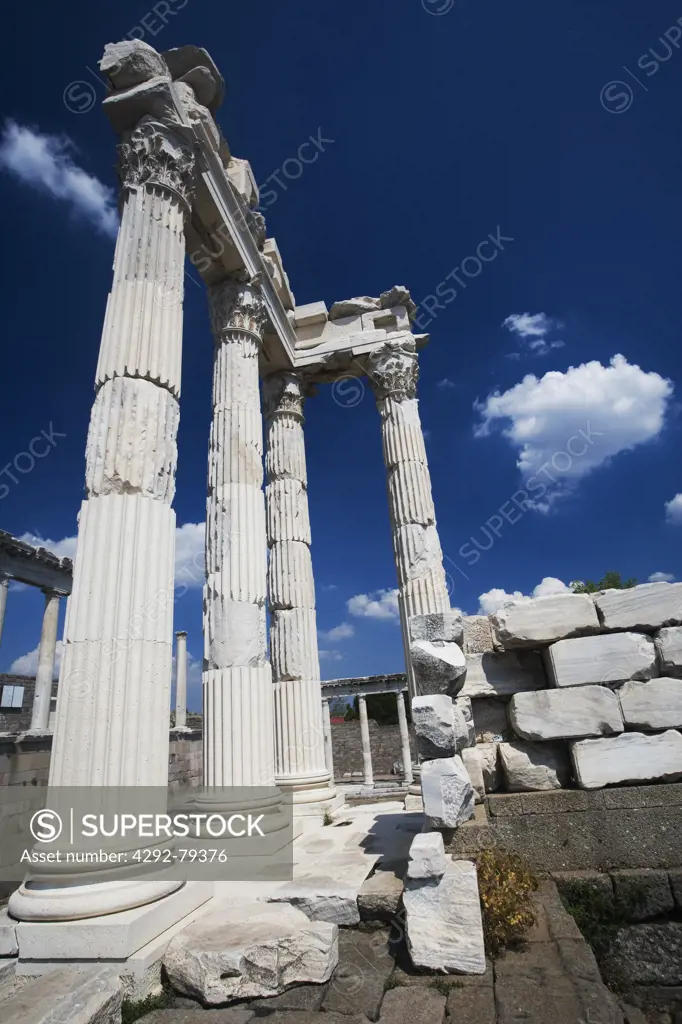 Turkey, Bergama, Pergamon, Corinthian columns of Temple of Trajan