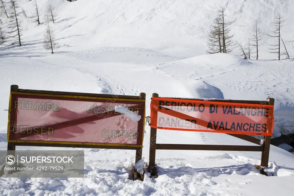 Italy, Aosta Valley, Gran Paradiso National Park, Closed Avalanche Danger Sign on Slope.