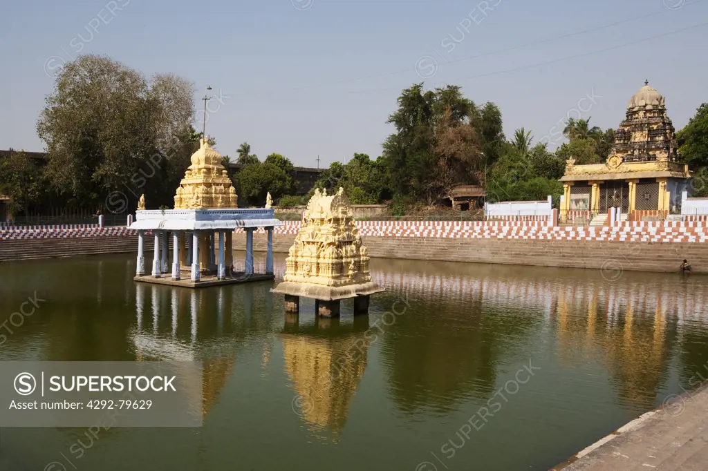 India, Tamil Nadu, Kanchipuram, The big tank of the Varadaraja Perumal Temple