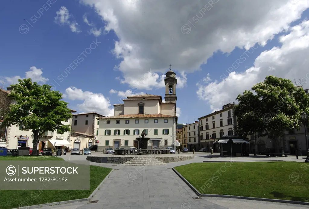 Italy, Tuscany, Castel del Piano, Garibaldi Square.