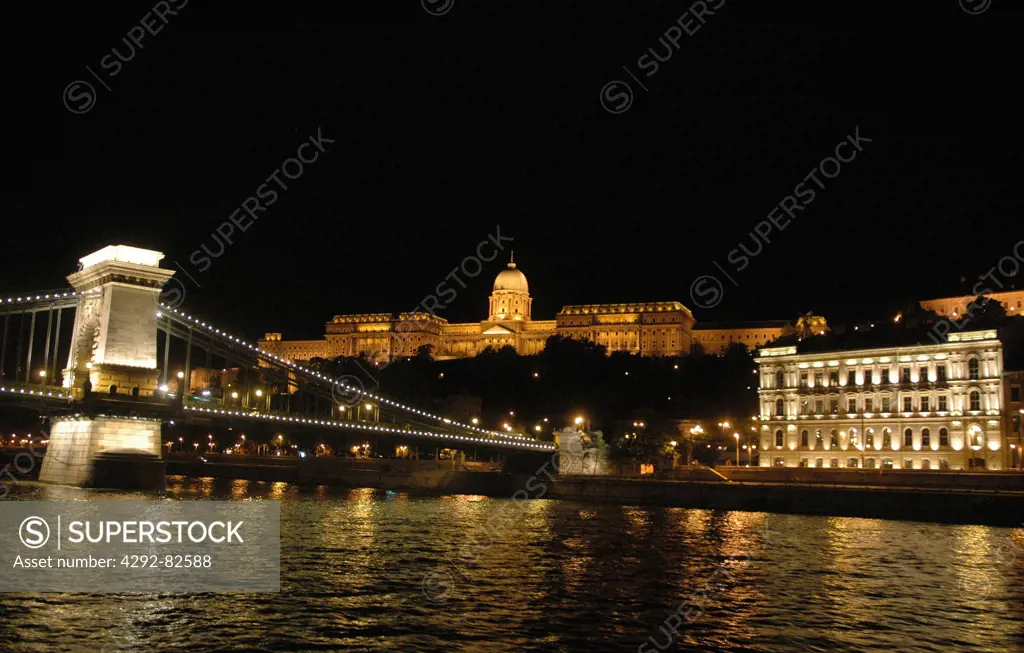 Europe, Hungary, Budapest, Chain Bridge and the Royal Palace