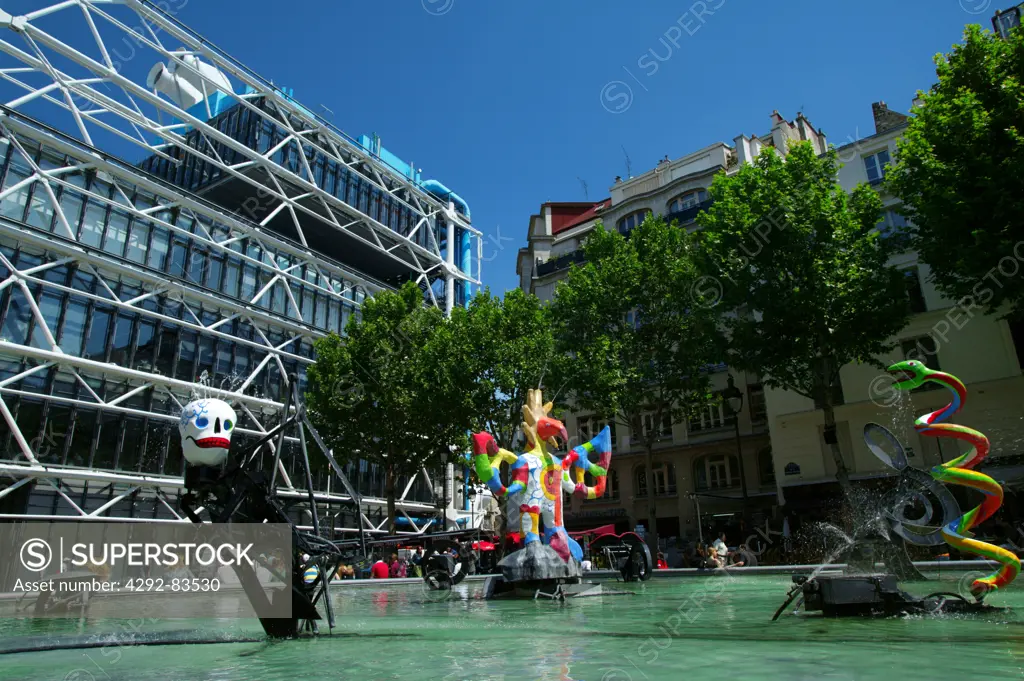 France, Paris, Stravinsky fountain at George Pompidou Center