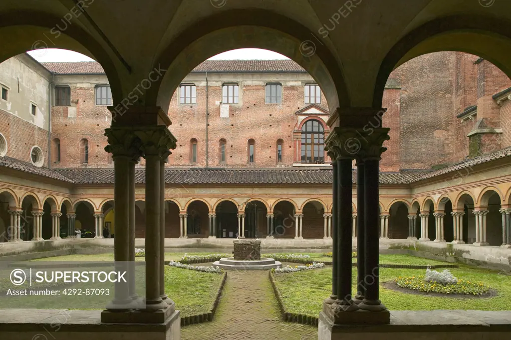 Italy, Piedmont, Vercelli, Basilica di Sant'Andrea