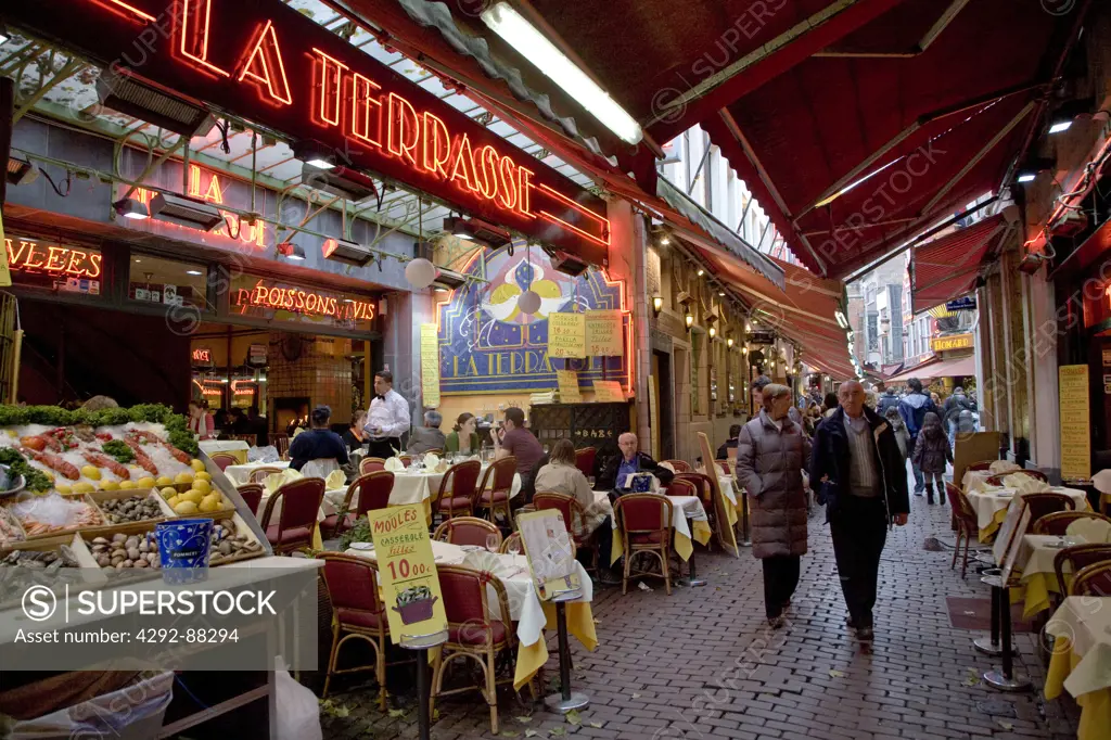 Belgium, Brussels, Le Grand Place, restaurant street