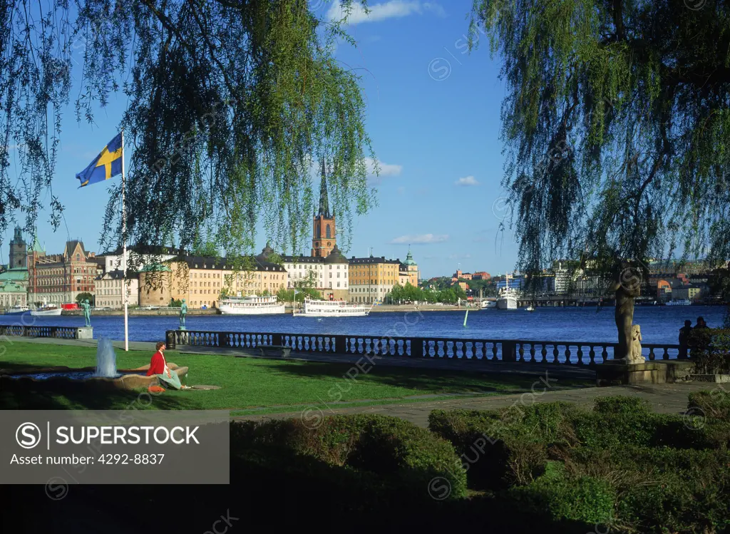 Sweden, Stockholm, park across the City Hall