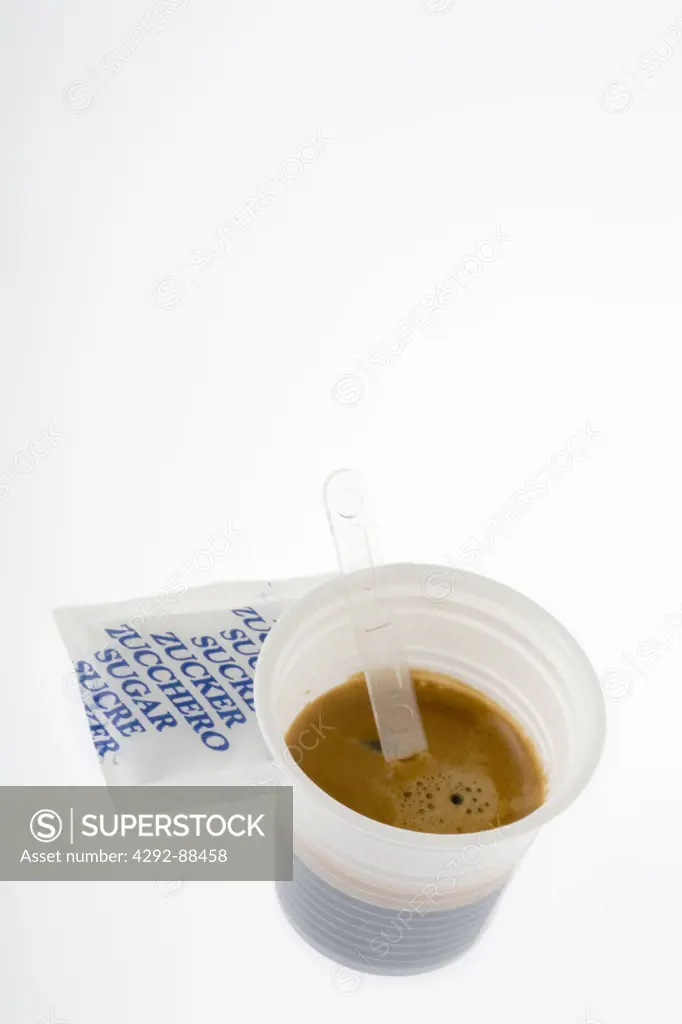 Disposable coffe whit sugar