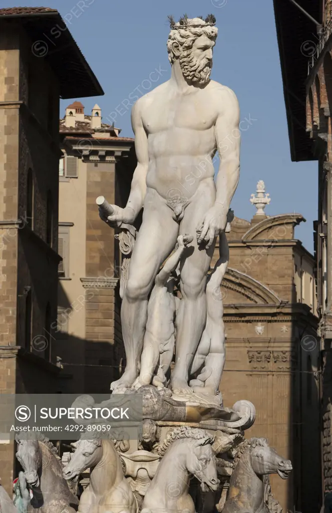 Europe, Italy, Florence, Piazza Signoria, Ammanati fountain and Nettuno statue