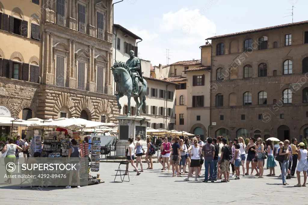 Italy, Tuscany, Florence, Piazza della Signoria, statue of Grand Duke Cosimo I.