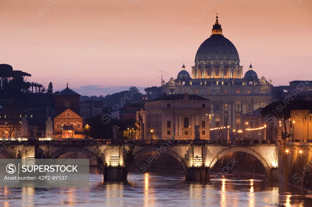 Italy, Lazio, Rome, Vatican, Saint Peter at dusk