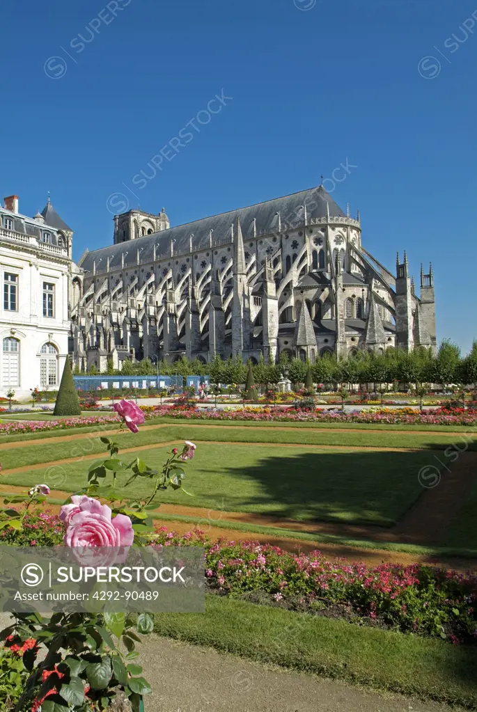 France, Loire Valley, Bourges, St Etienne cathedral and Archeveche gardens