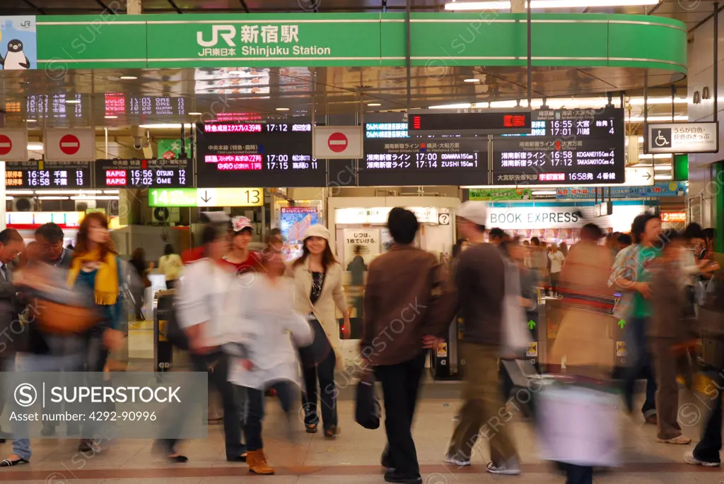 Japan, Tokyo, people at Shinjuku Station