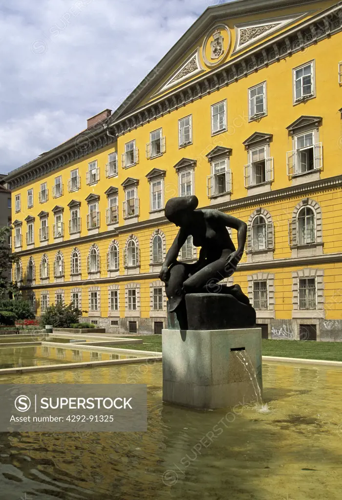 Europe, Austria, Styrie, Graz, pretty building, statue in the street Opernring