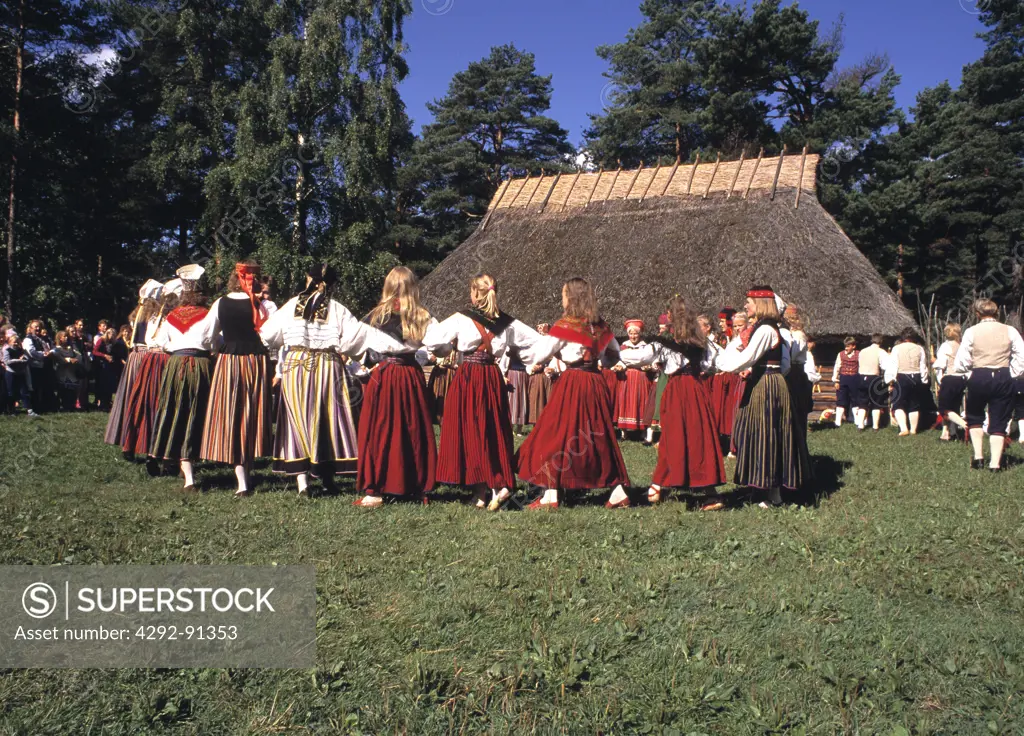 Estonia, Rocca al Mare, popular dance