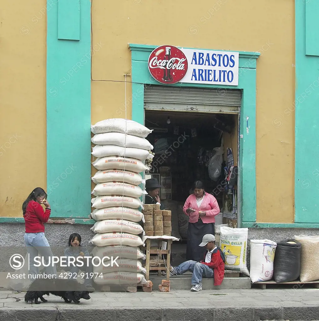 Ecuador, Riobamba, grocer