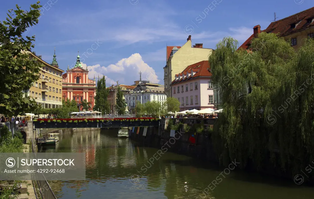 Slovenia, Ljubljana, Triple Bridge : Franciscan Monastery and Church of the Annunciation.