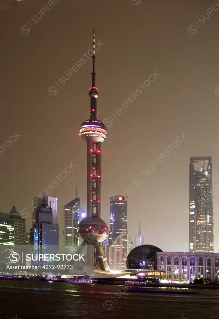China, Shanghai, Pudong view fron the Bund, at night, Huangpu River
