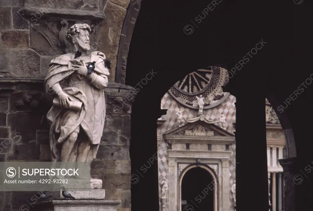 Italy, Lombardy, Bergamo, Bergamo Alta, Piazza Vecchia, Torquato Tasso Statue