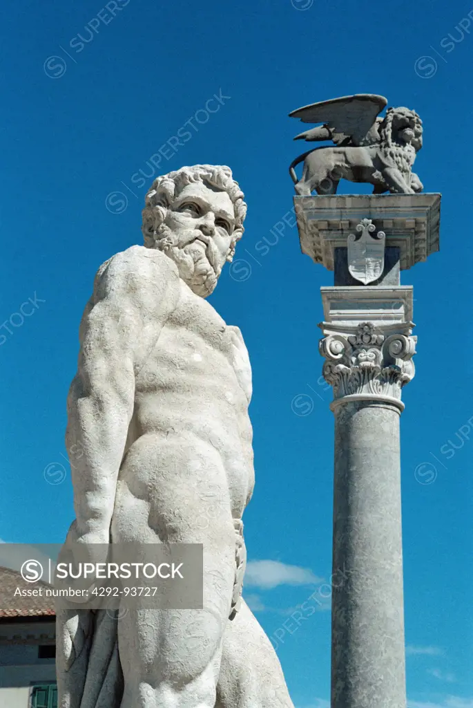 Italy, Friuli Venezia Giulia, Udine, Piazza della Liberta, Statue of Hercules.
