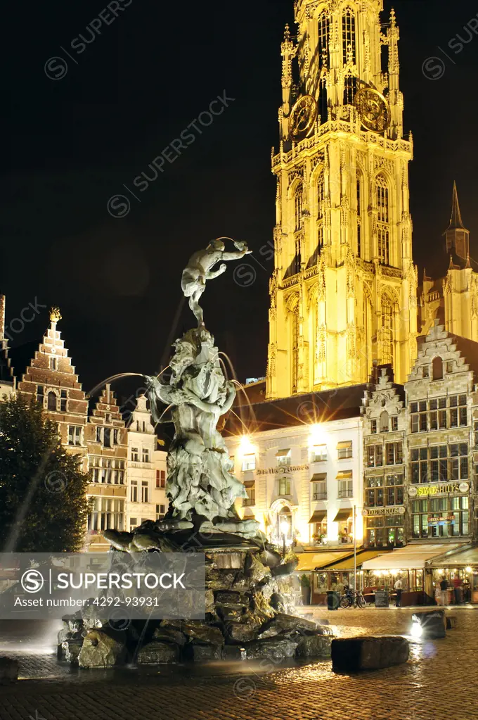Belgium, Flanders, Antwerp,Grote Markt, Brabo Fountain at Night