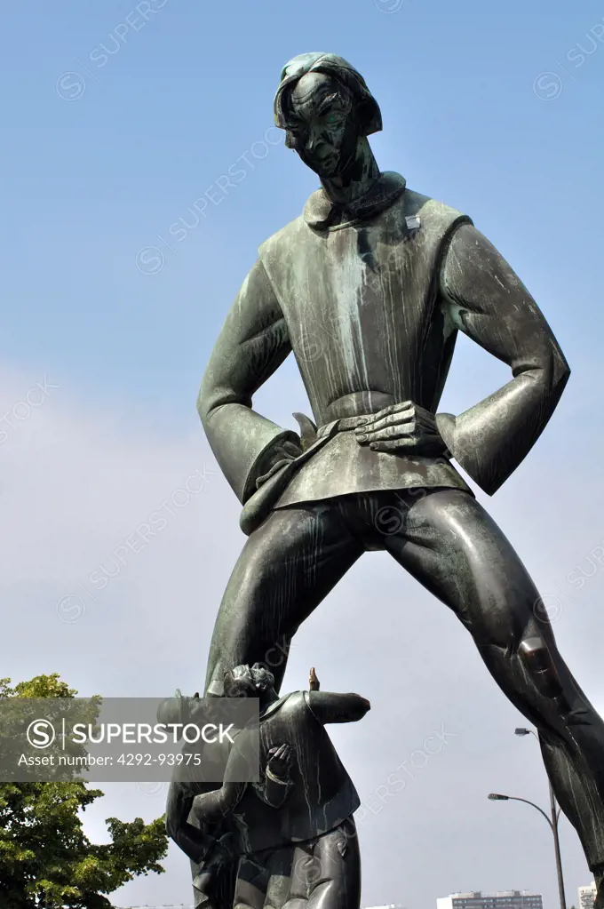 Belgium, Flanders, Antwerp, Lange Wapper statue in front of Het Steen Castle
