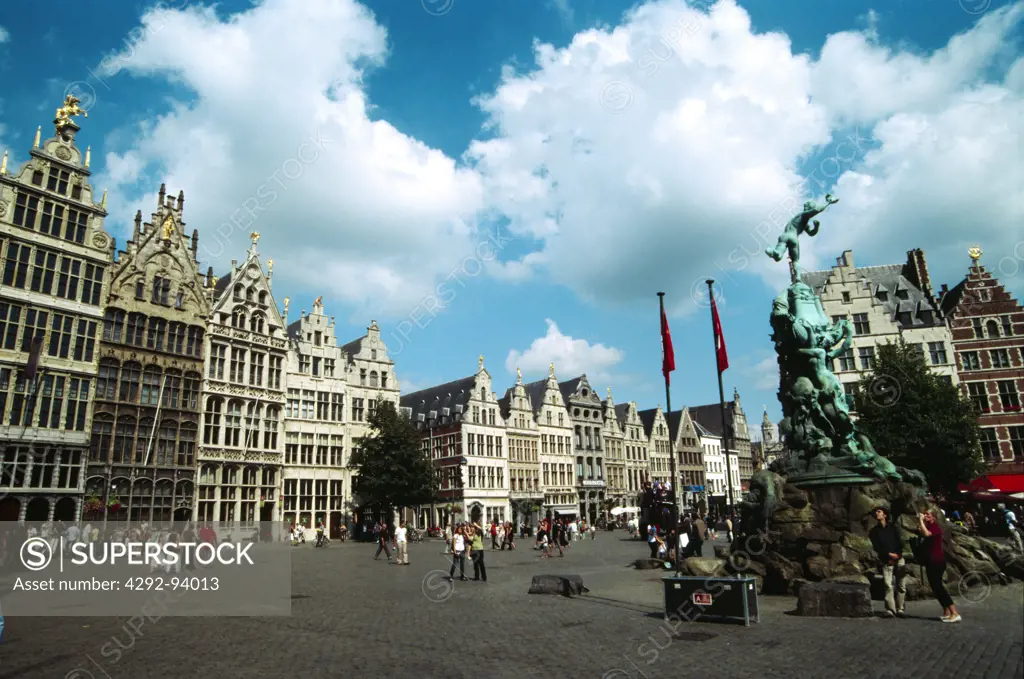 Belgium, Antwerp. Grote Markt, Brabo fountain