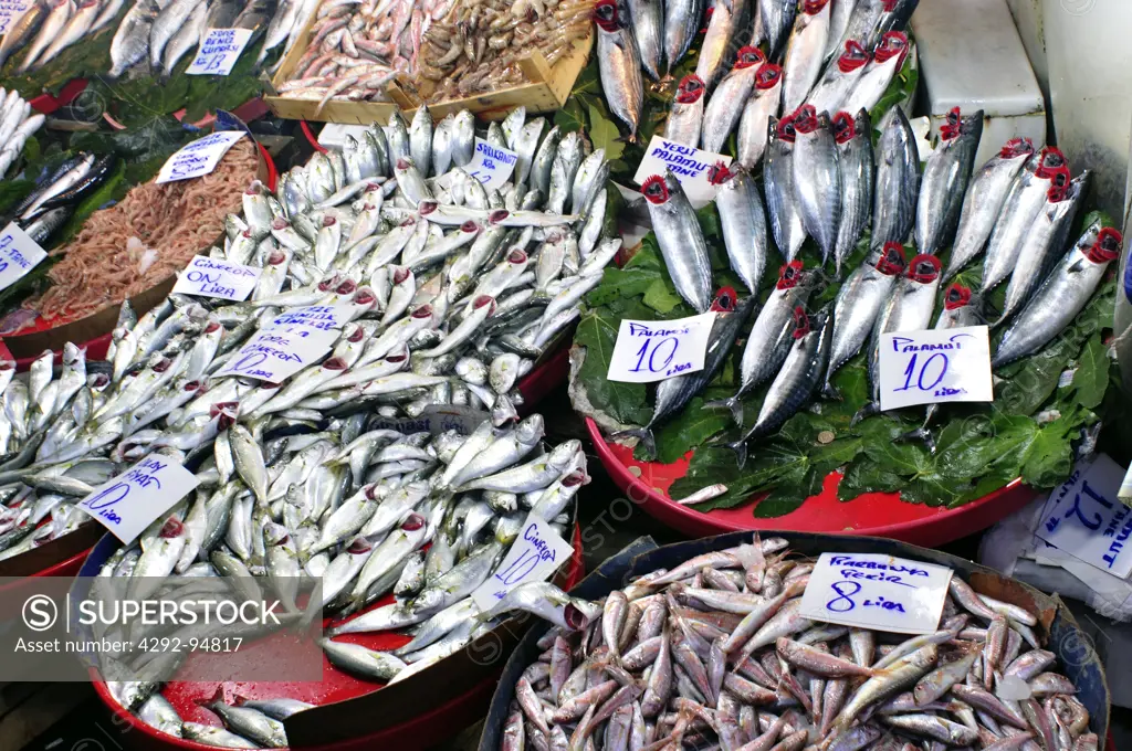 Turkey, Istanbul, Fish Market near Galata Bridge