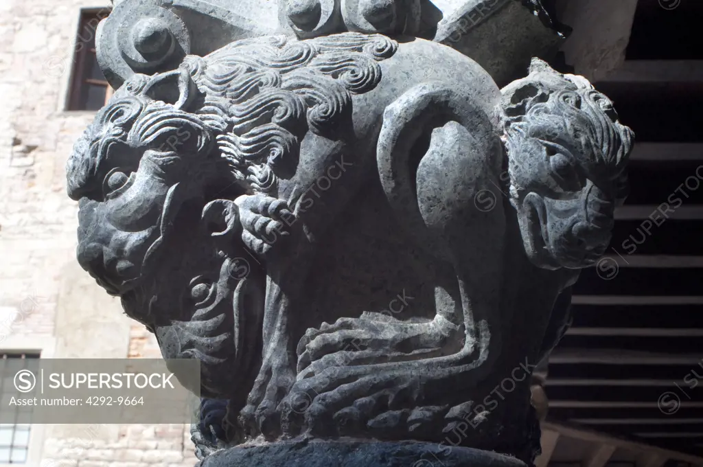 Italy, Tuscany, Prato, Opera de Duomo Museum, Cloister, Romanesque Basrelief on a Column Capital, Marble Lion