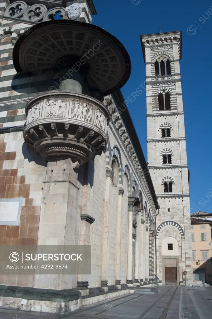 Italy, Tuscany, Prato, Pulpit of Donatello and Michelozzo on the Outside of the Cathedral of Santo Stefano Cathedral