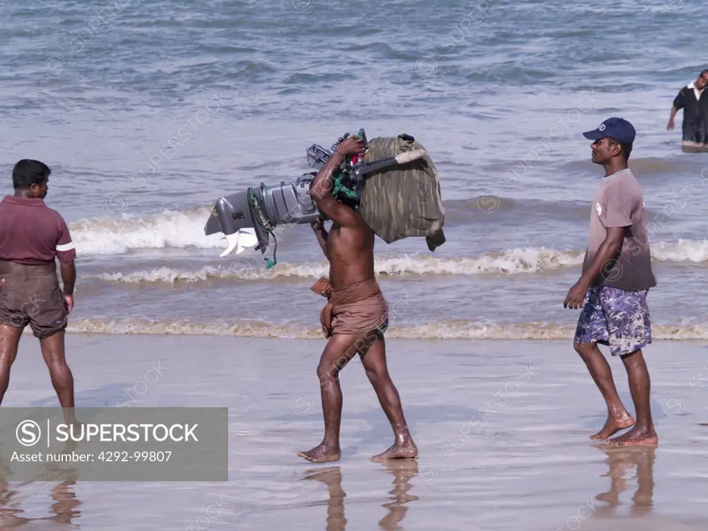 Galle, Sri Lanka, fishermen on beach